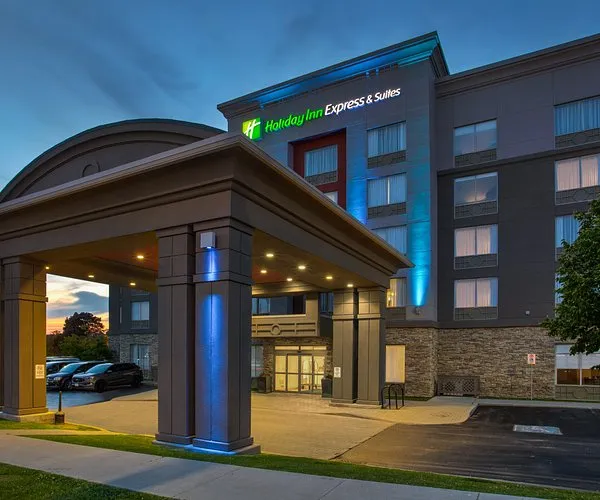 Holiday Inn Express & Suites Kingston Central, an IHG Hotel